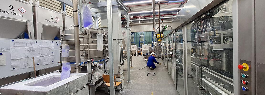 containment for powder container